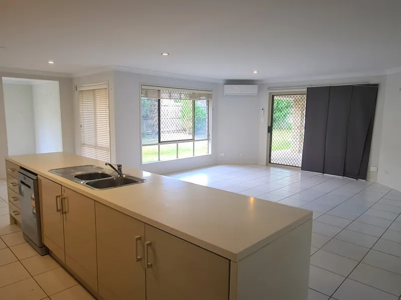 LARGE 5 BEDROOM HOME