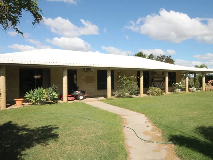 PEACEFUL ACREAGE ONLY MINUTES TO TOWN