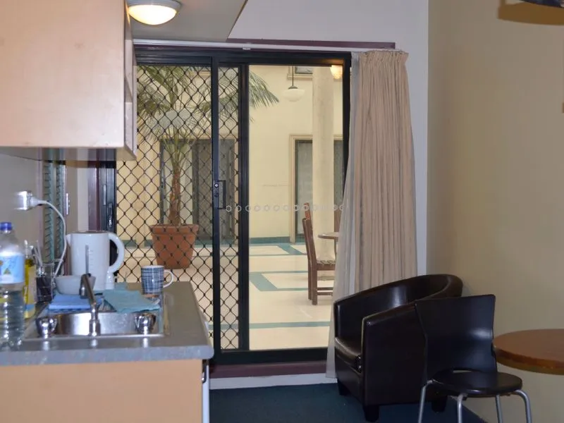 INVESTMENT OPPORTUNITY KNOCKS!!! PERFECTLY LOCATED STUDENT ACCOMMODATION!!!