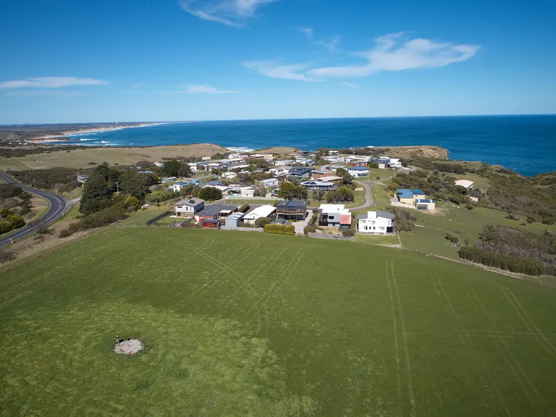 1HA Building Block,Current Planning Permit, Coast Side of Bass Highway, Top Views of Bass Strait & Kilcunda Beach, Private end of Court Bowl Access