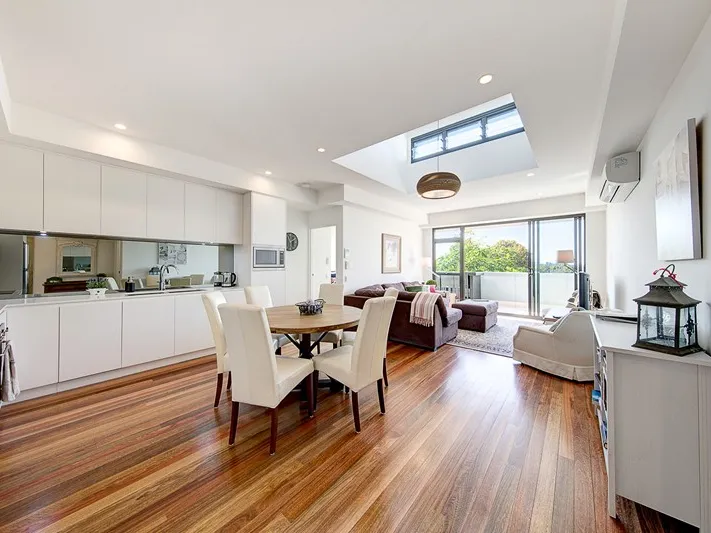 Furnished Spacious Modern Living