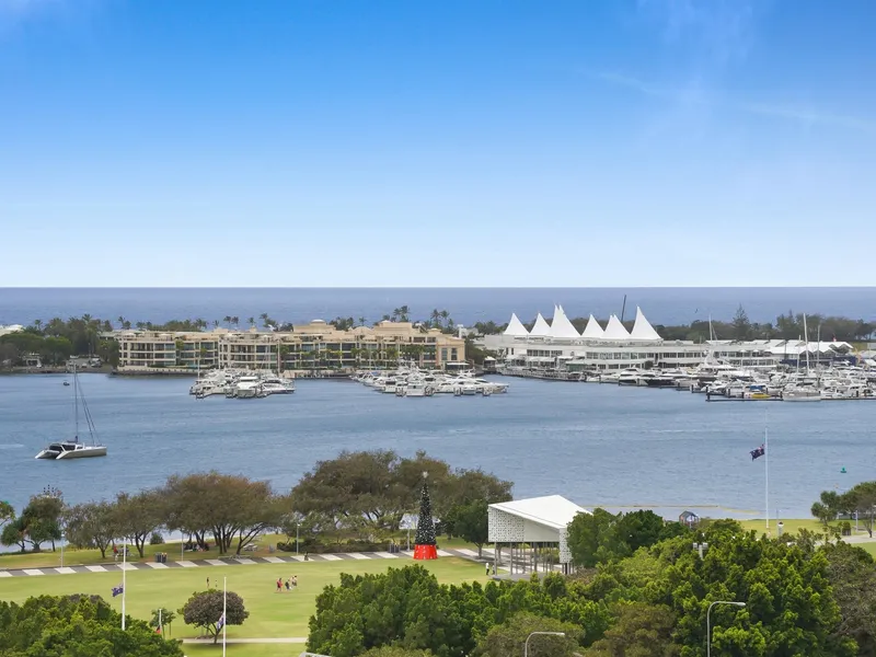 Spectacular Panoramic Views from Spacious Corner Apartment