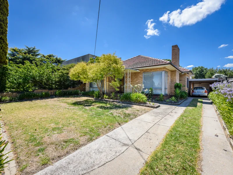 Premier potential – walk to Monash Uni.