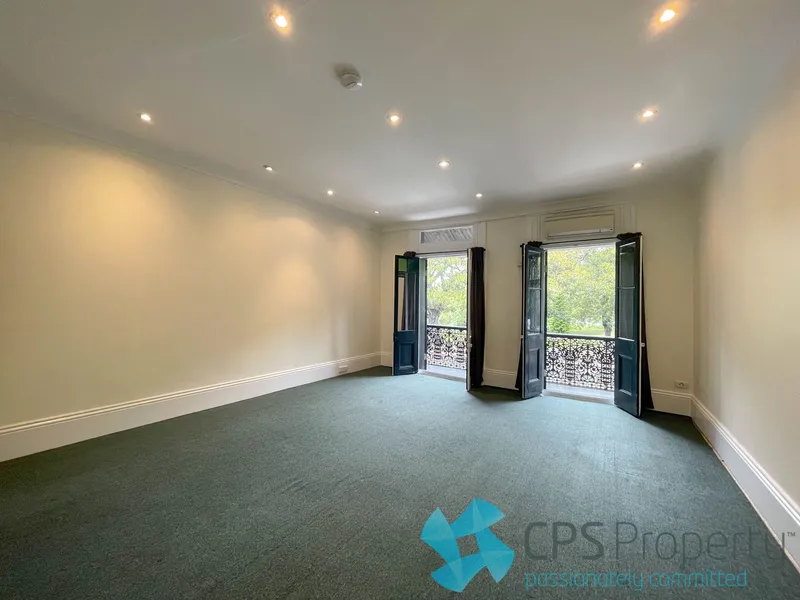 TRI-LEVEL UPDATED VICTORIAN TERRACE IN CENTRAL LOCATION OPPOSITE VICTORIA PARK