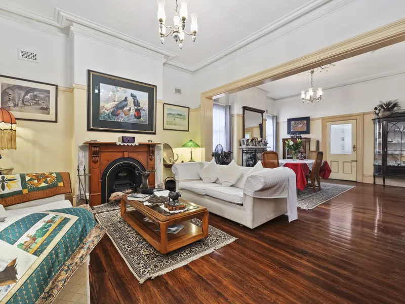 EXCLUSIVE PRIVATE INSPECTIONS ONLY!! FOR SALE NOW OR 18TH March Auction