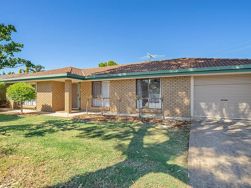 This beautifully presented, Woodcroft home will be sure to please