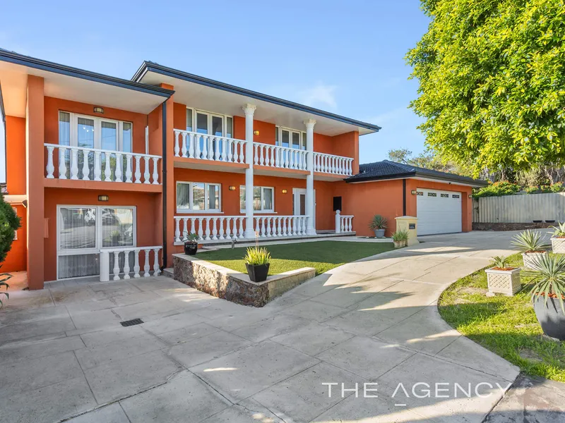 GRAND FAMILY HOME WITH BONUS TOWNHOUSE!