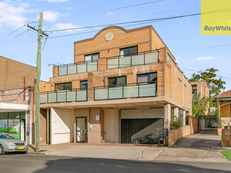 FULL BRICK BEAUTY - CLOSE TO STATION