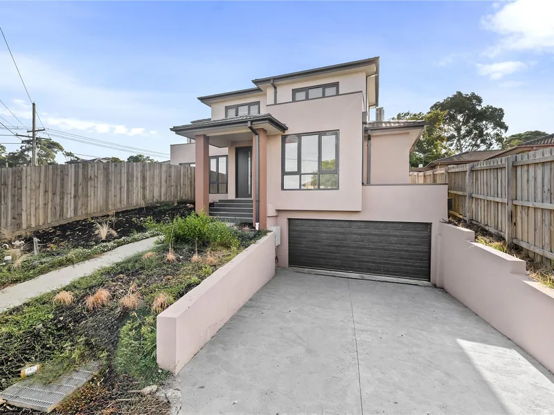 Delightful New Built Home On Doynton