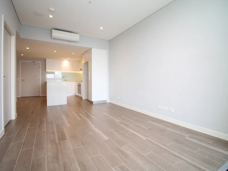 813/3 Foreshore Pl Wentworth Point