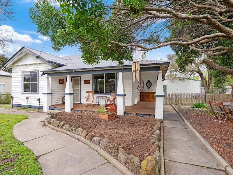 Sophisticated & Central Californian Bungalow