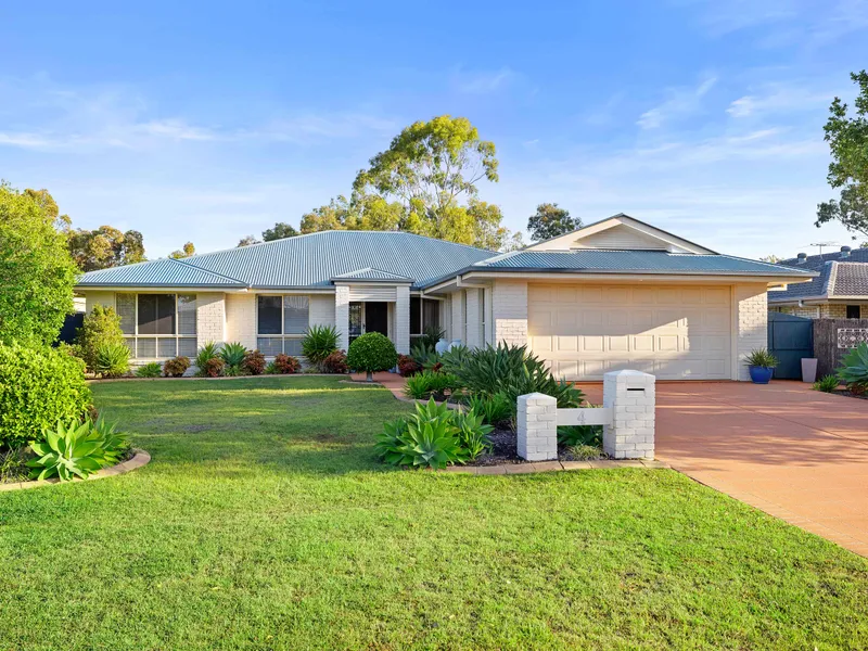 Unfirnished 5 Bedroom House / 2 bathrooms / 2 car garage