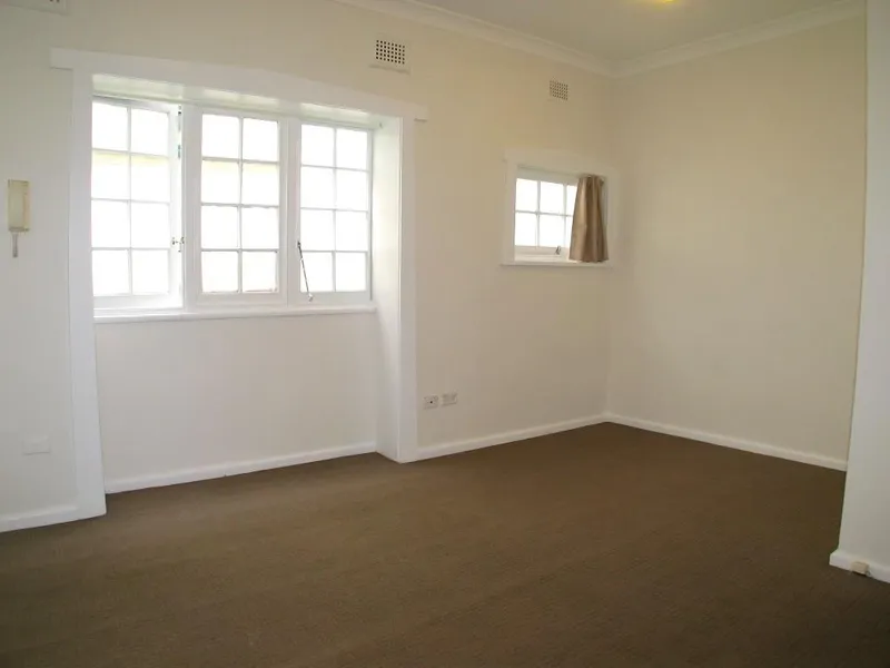 Studio in convenient location