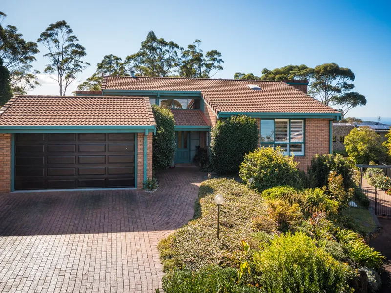 Commodious & Private with Spectacular Views