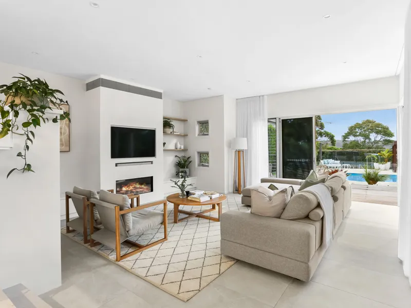 Luxury Family Residence Designed to Embrace Indoor & Outdoor Living