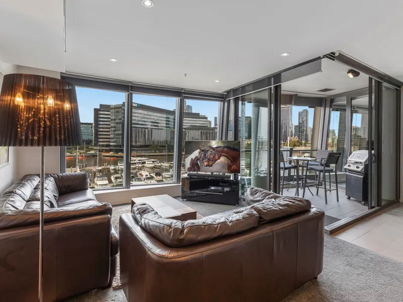 Splendid Waterview Apartment! Tower 5 Yarra's Edge | Fully Furnished