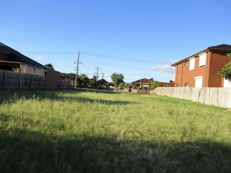 RESIDENTIAL FLAT LAND 975 M2