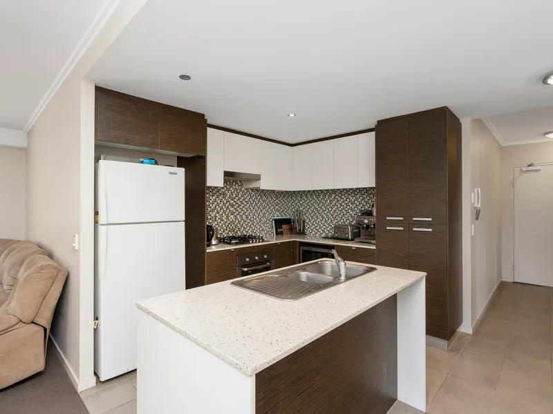 PET FRIENDLY - HUGE COURTYARD