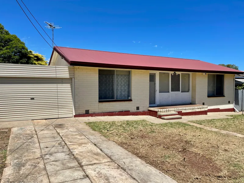 Recently refreshed - a gorgeous home for all to enjoy!