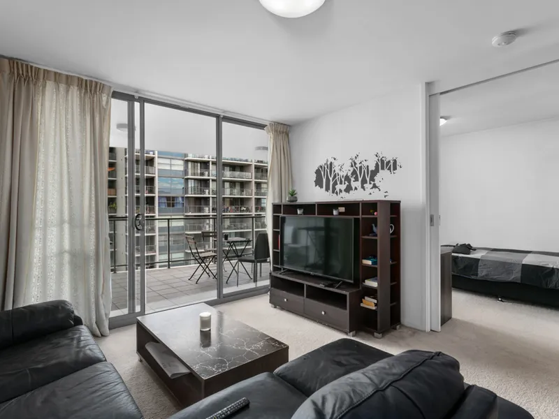 Fantastic 3 bedroom 6th floor apartment close to the heart of CBD