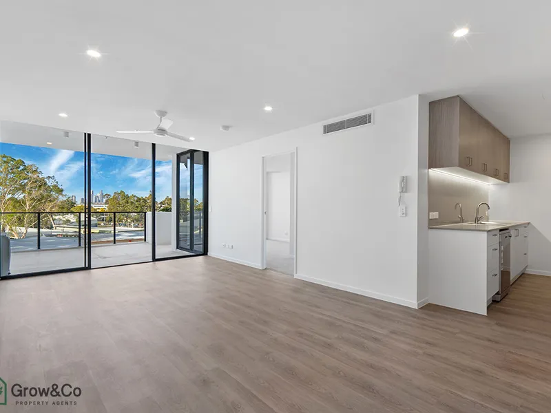 YOUR NEW HOME WITH STUNNING VIEWS!