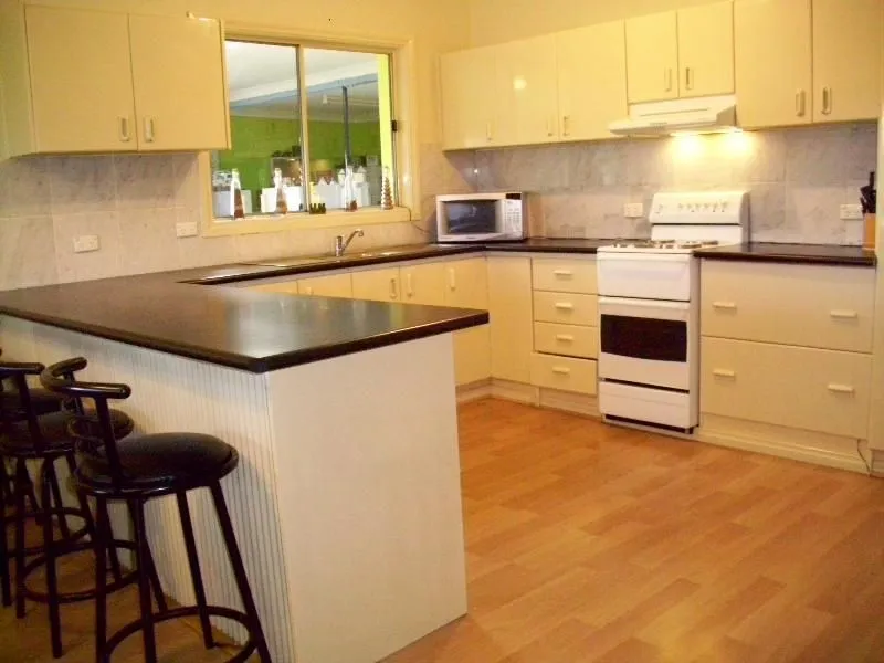 RARE OPPORTUNITY TO PURCHASE THIS LIFESTYLE PROPERTY WITH BUSINESS AND INCOME!