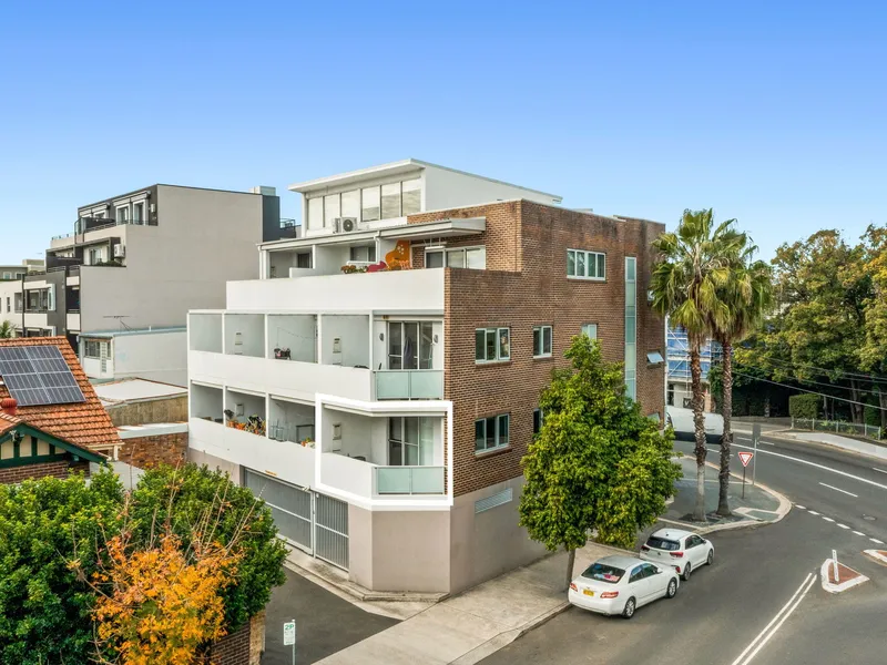 Oversized Studio Apartment