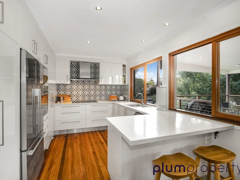Spacious Family Home with Solar Electricity!