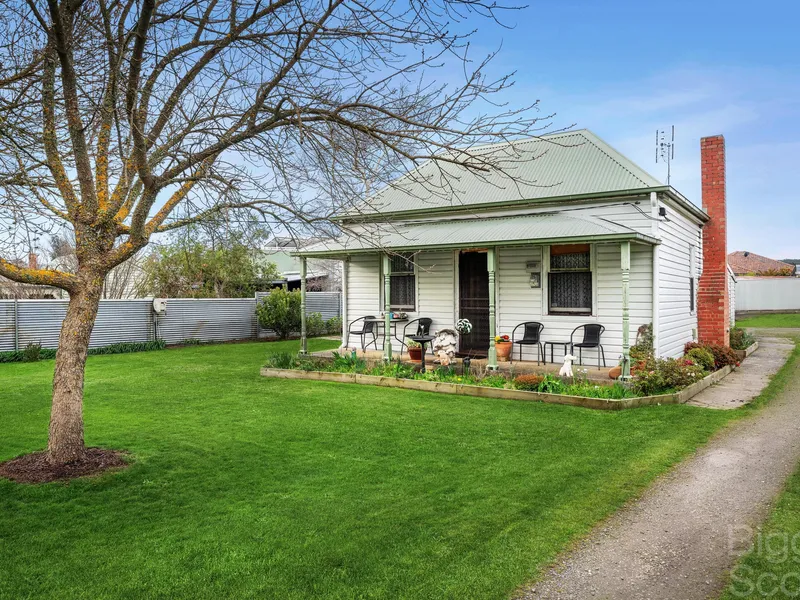Charming Cottage on Expansive Block