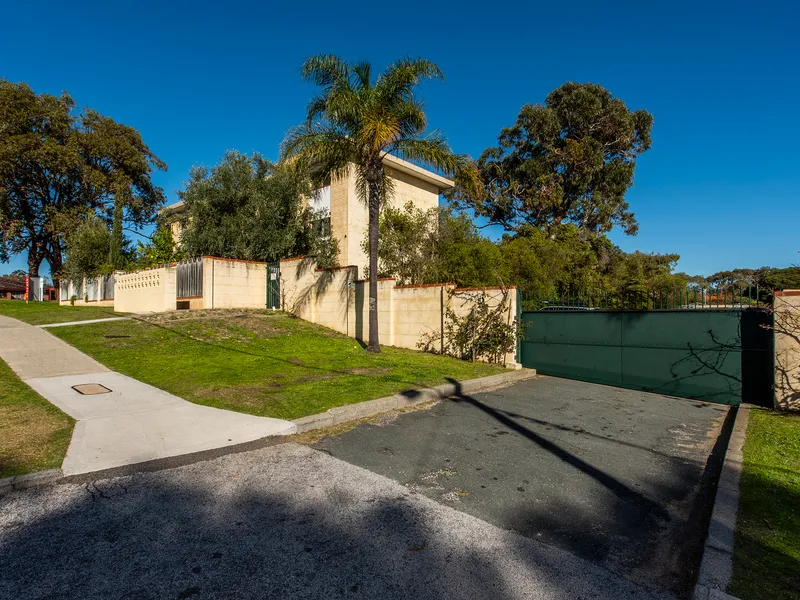 ROOMY WELL LOOKED AFTER SEE WHAT YOU GET!