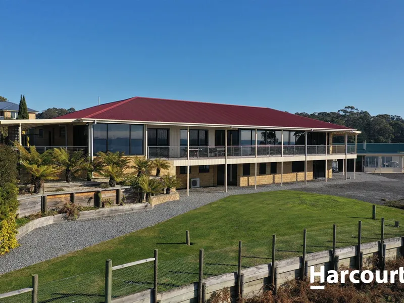 Spectacular 180' Water Views- Dual Living!