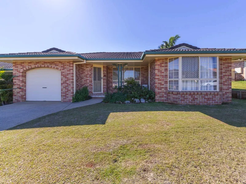 Spacious Duplex Only An Easy Stroll to Town!