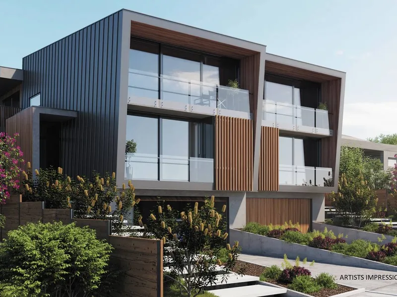 Luxurious Lifestyle With Expansive Ocean Views