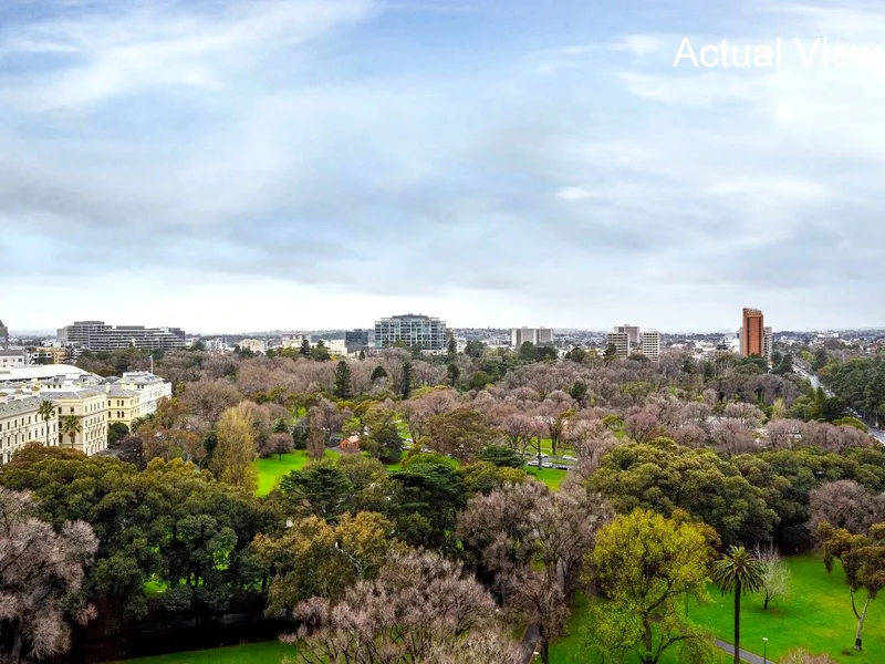Stunning Treasury Garden Views In Iconic Spring Street