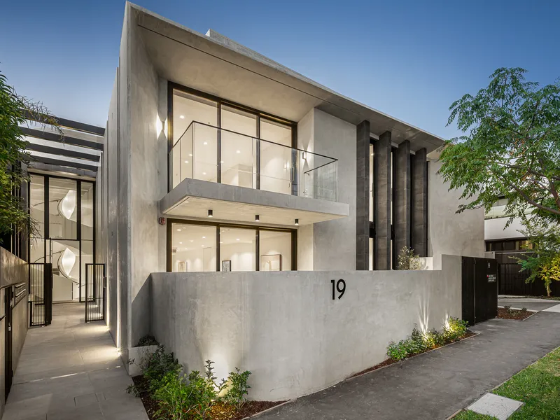 INTERESTED IN THIS PROPERTY? PLEASE RING ALAN MCGILLIVRAY - 0419 300 604!