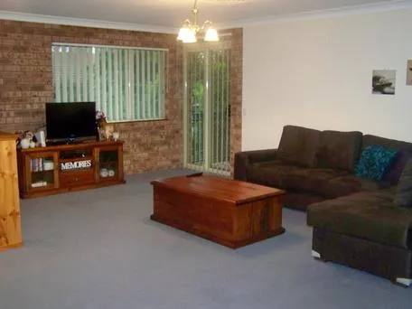 SPACIOUS QUALITY BRICK APARTMENT 