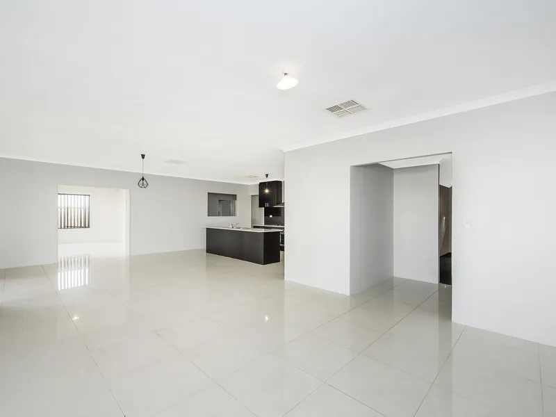 OPEN PLAN FAMILY HOME - GREAT OPPORTUNITY