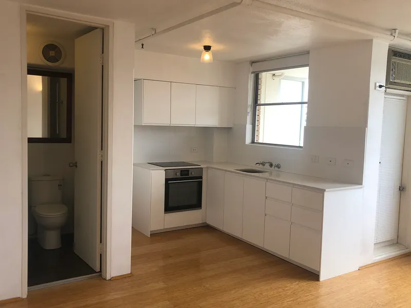 FULLY FURNISHED STUDIO APARTMENT IN PRIME POSITION