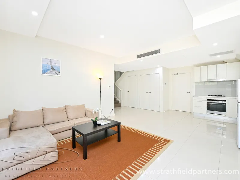 Boutique Living with Modern, Split Level Entertainer