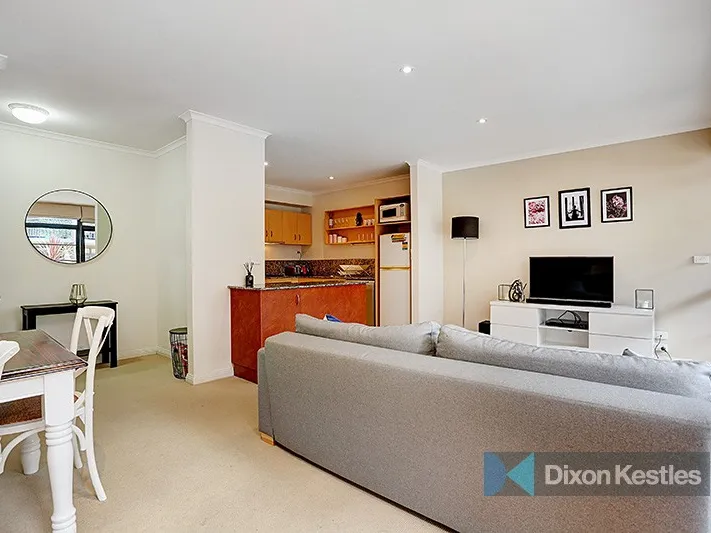 FURNISHED ONE BEDROOM PROPERTY WITH COURTYARD
