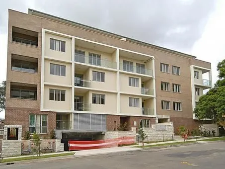 Split Level 2 Bedrooms  !!!!