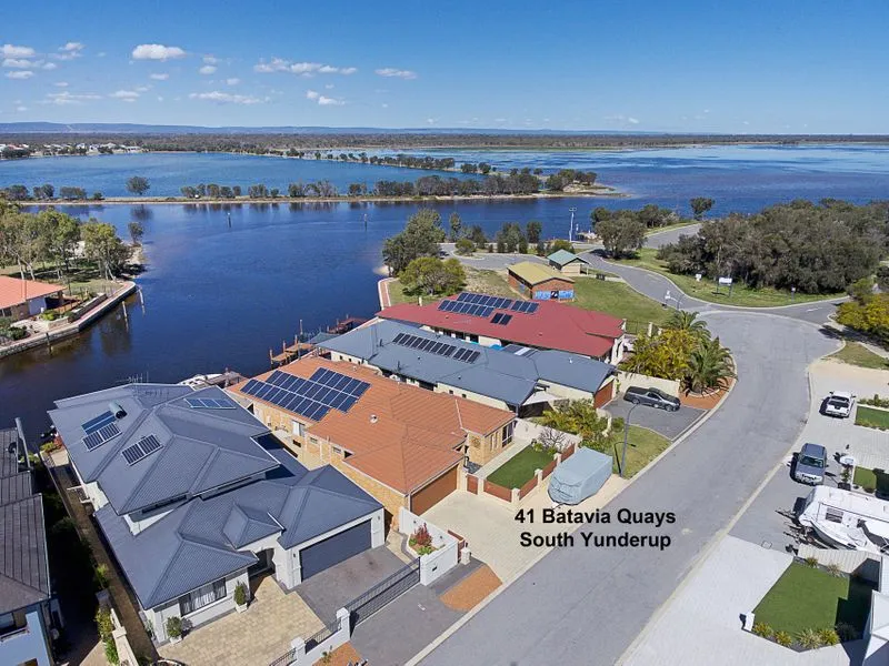 EXPANSIVE CANAL & ESTUARY VIEWS