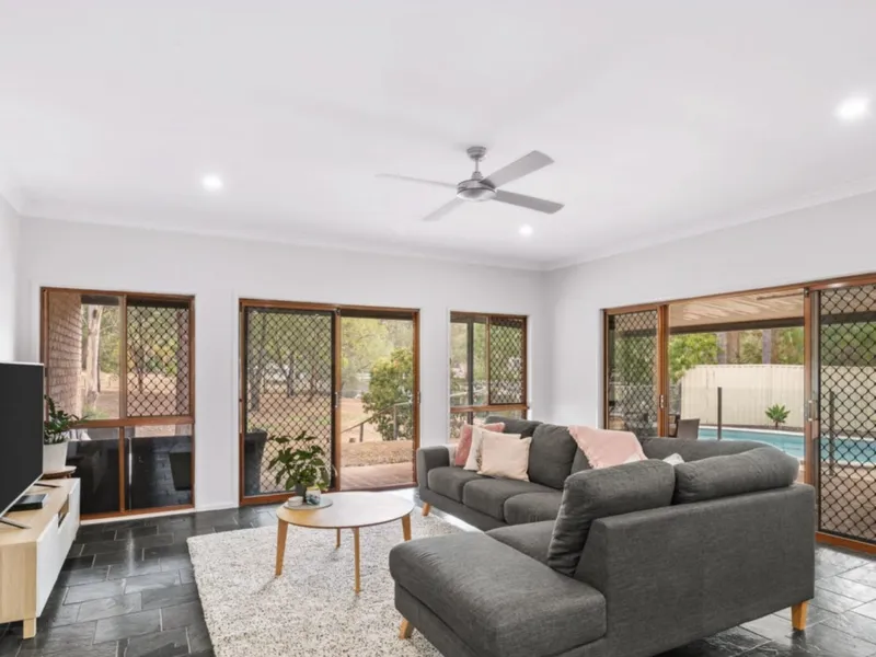 Spacious 4 bedroom home on large 6199m2 block