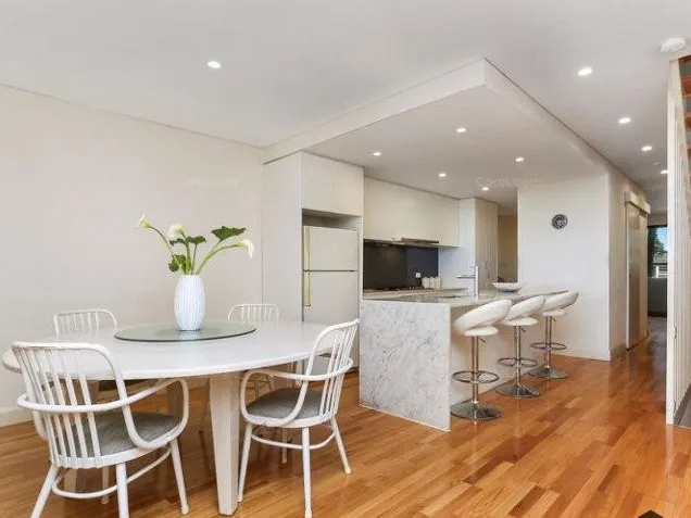 Stylish 3 Bedroom Unit over Two levels
