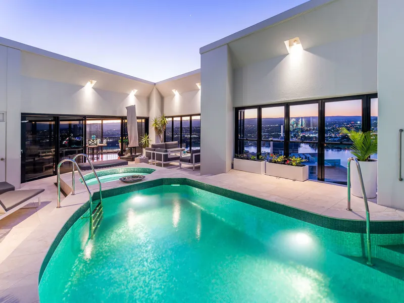 BEAUTIFUL AND SOPHISTICATED PENTHOUSE – THE ULTIMATE IN PRIVACY AND ENJOYMENT - PANORAMIC OCEAN AND CITY VIEWS