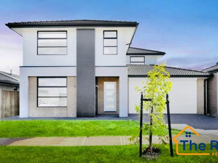 Stunning 5 bedroom double story house in desirable Location !!!