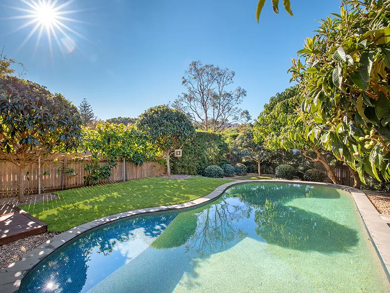 Beautiful Beach House With A Relaxed Coastal Vibe And Inspiring Peter Fudge Designed Gardens