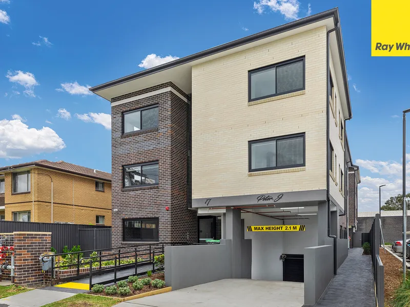BRAND NEW LARGE SIZED STUDIO - WALK TO STATION, SHOPS & SCHOOLS!