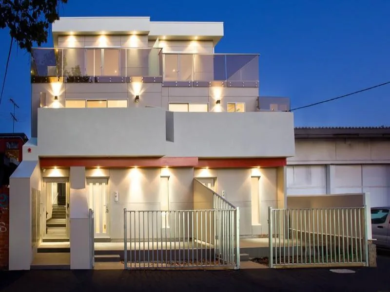 Boutique Apartment Only Meters From Brunswick Street!