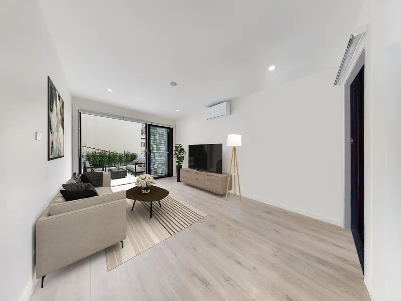 Brand New Townhouse with Courtyard, Quiet Rear Access